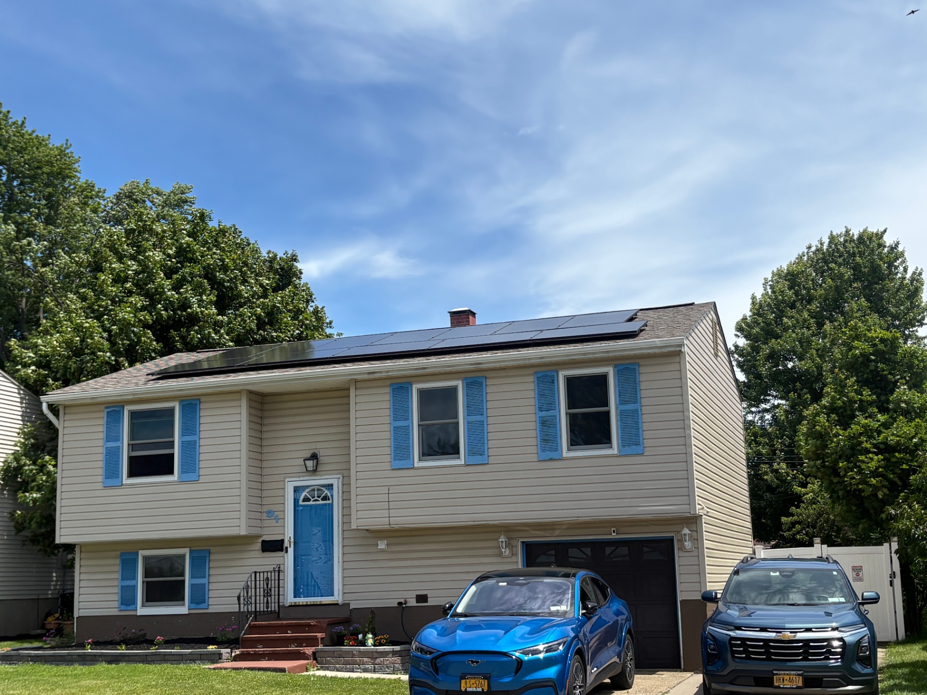 Front roof install pairing solar with an EV